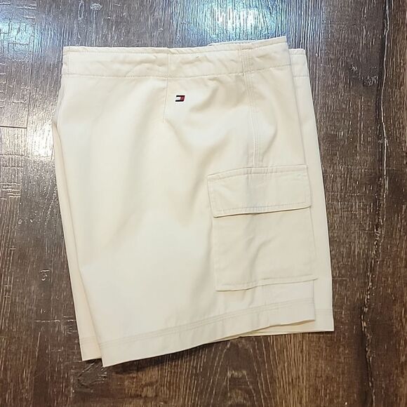 Tommy Hilfiger Khaki Cargo Chino Shorts - Picture 12 of 16